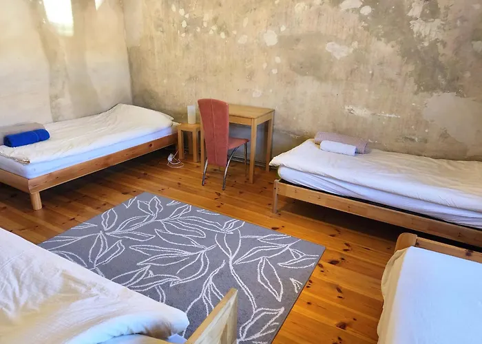 Grosses Mit Altbau-charme ホームステイ *